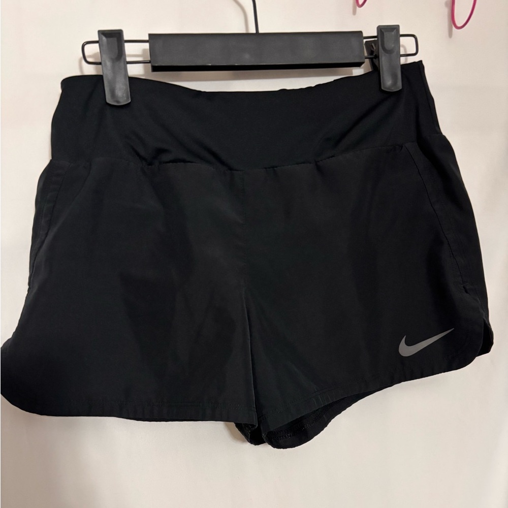 Nike Black Athletic Shorts Lightweight Comfortable Fit